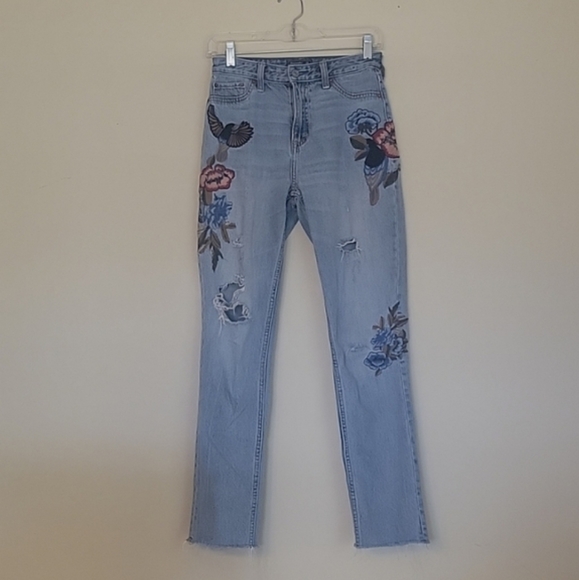 Abercrombie & Fitch Denim - Abercrombie & Fitch Annie Embroidered Girlfriend jeans 00